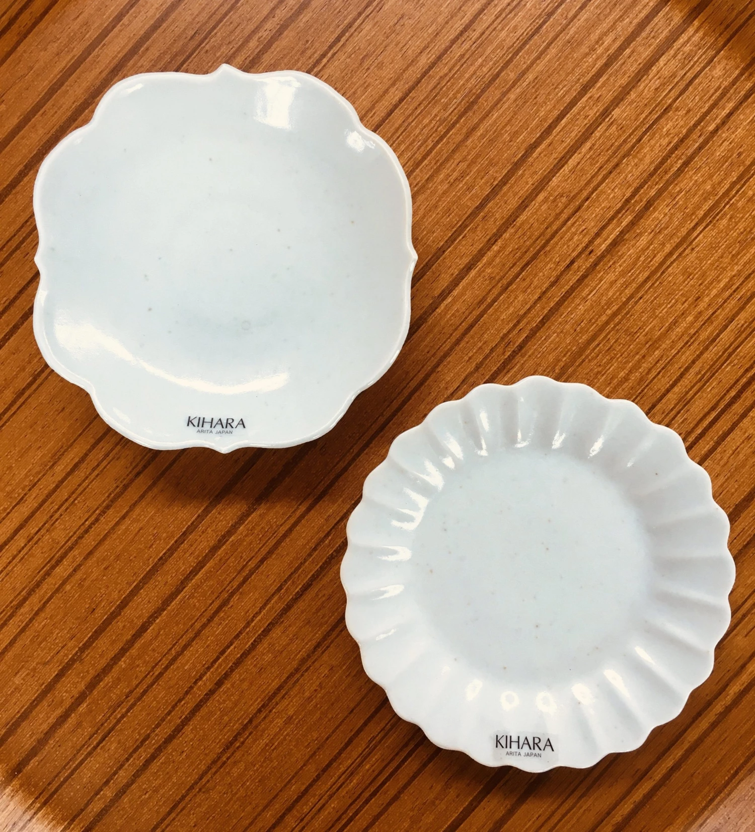 Kihara Dining & Tableware Arita Kohakuji Mame Plate (Chrysanthemum) 3 Kihara Dining & Tableware Arita Kohakuji Mame Plate (Chrysanthemum)