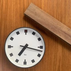 Riki Watanabe Riki Hibiya No Tokei Home Decor