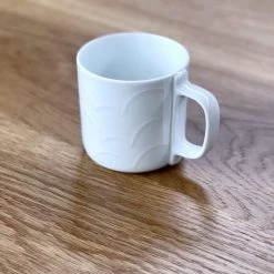 Hakusan Porcelain Relief Mug Clouds Wave