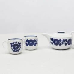 Hakusan Porcelain Blossom Tea Pot Large