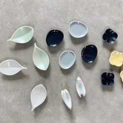 Hakusan Porcelain Chopstick Rest Leaf Pale Green Chopsticks & Rest 11 Hakusan Porcelain Chopstick Rest Leaf Pale Green Chopsticks & Rest