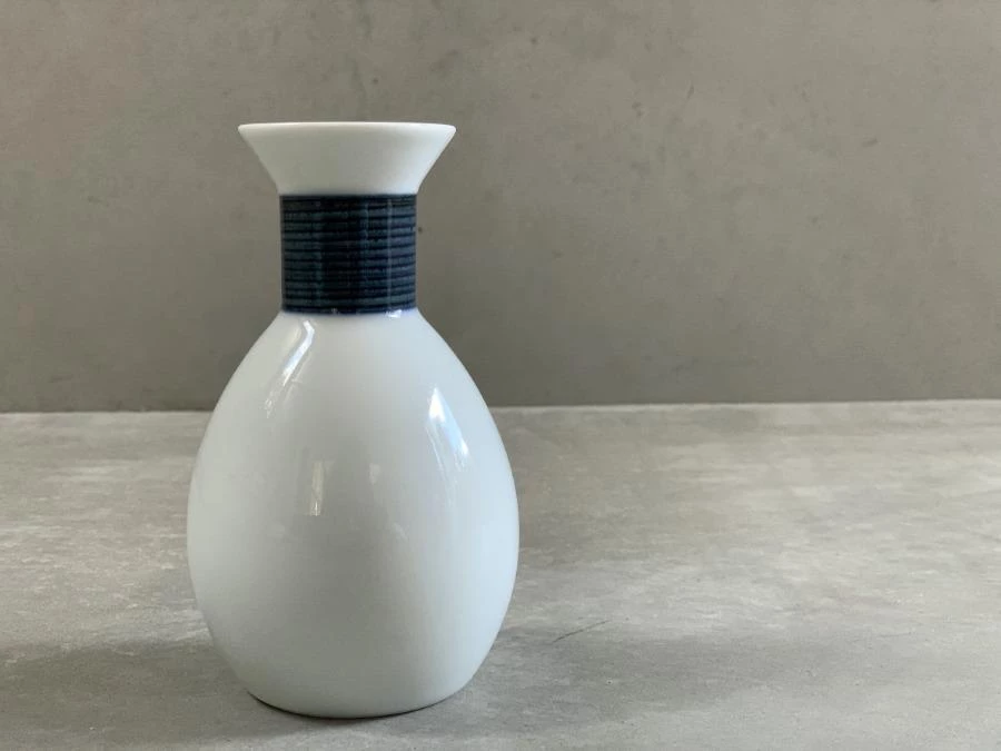 Hakusan Porcelain Dining & Tableware Linen Line Sake Bottle Indigo 3 Hakusan Porcelain Dining & Tableware Linen Line Sake Bottle Indigo