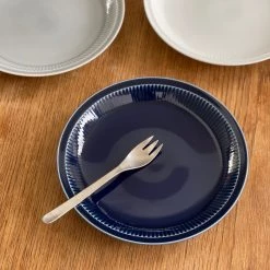 Hakusan Porcelain Yoshizubori Plate 22cm Dining & Tableware